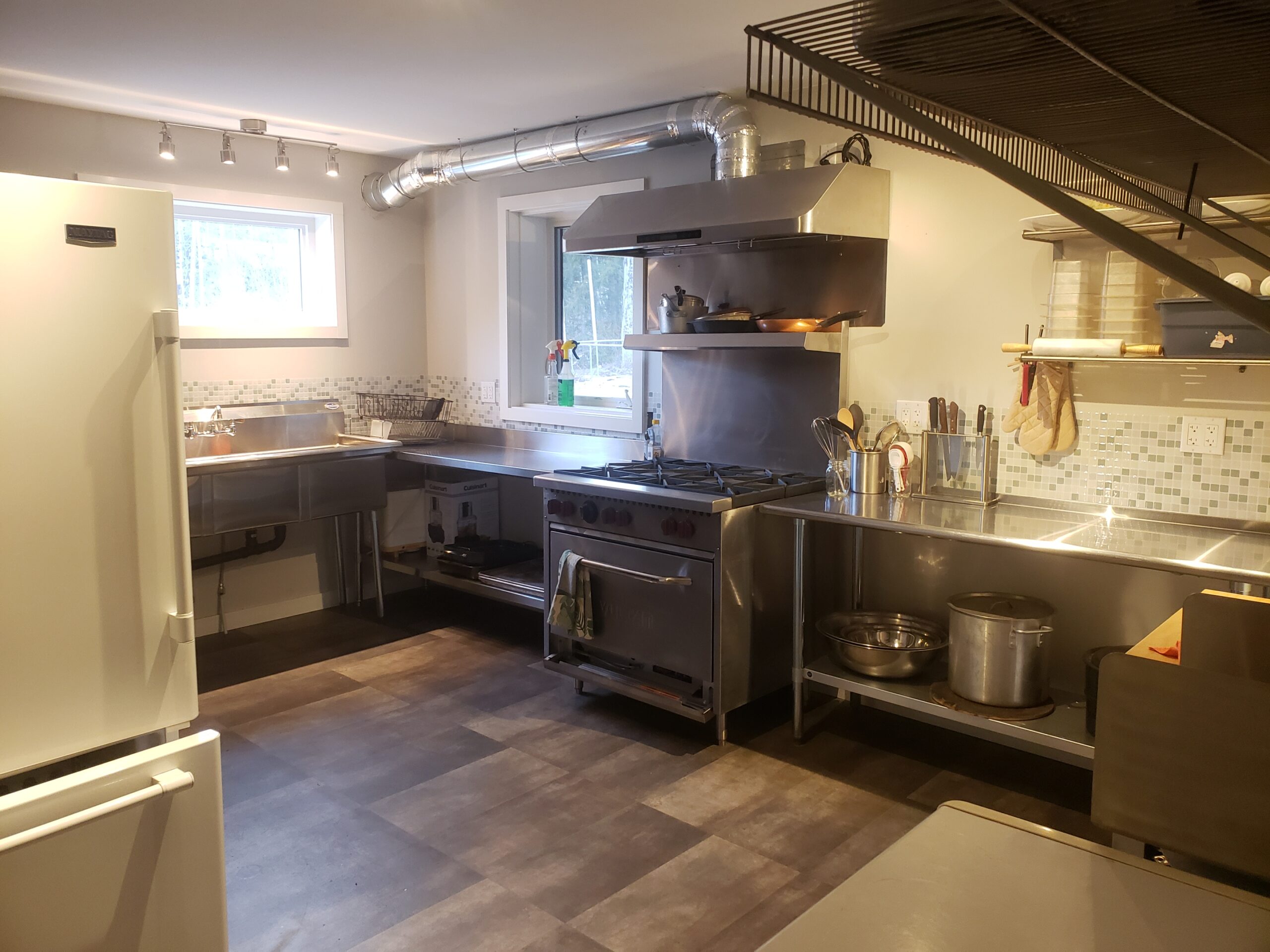 commercial kitchen at for-rest retreat